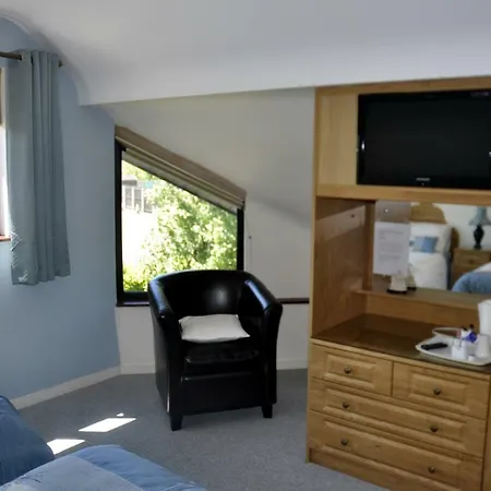 Shalom Bed & Breakfast 4*